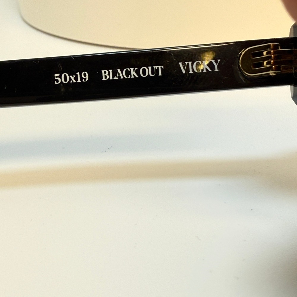 Feroce Vicky Blackout Polarized Cat Eye Sunglasses 50x19 Black Frame Grey Lens - Picture 7 of 8